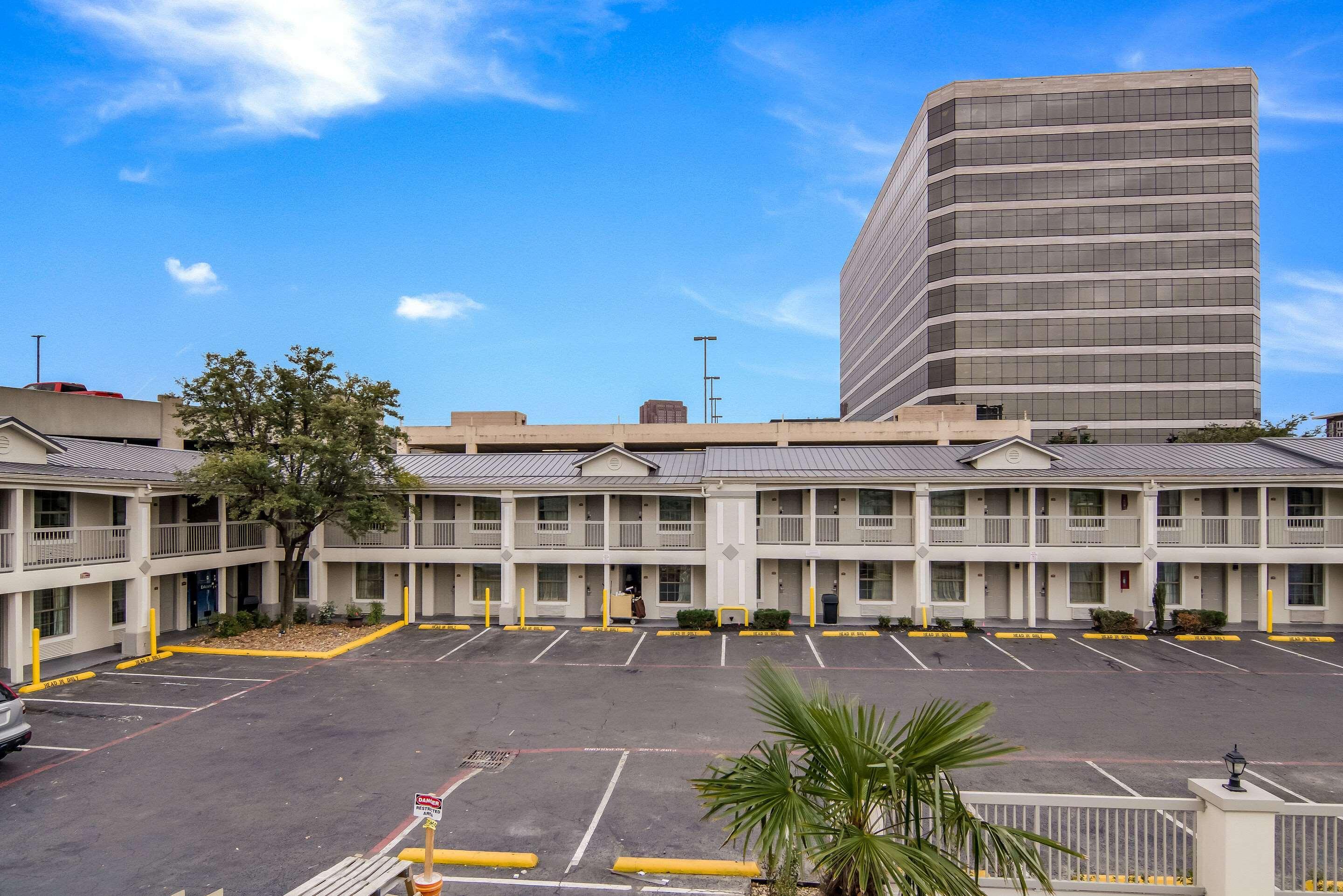 Quality Inn & Suites Dallas-Cityplace Luaran gambar