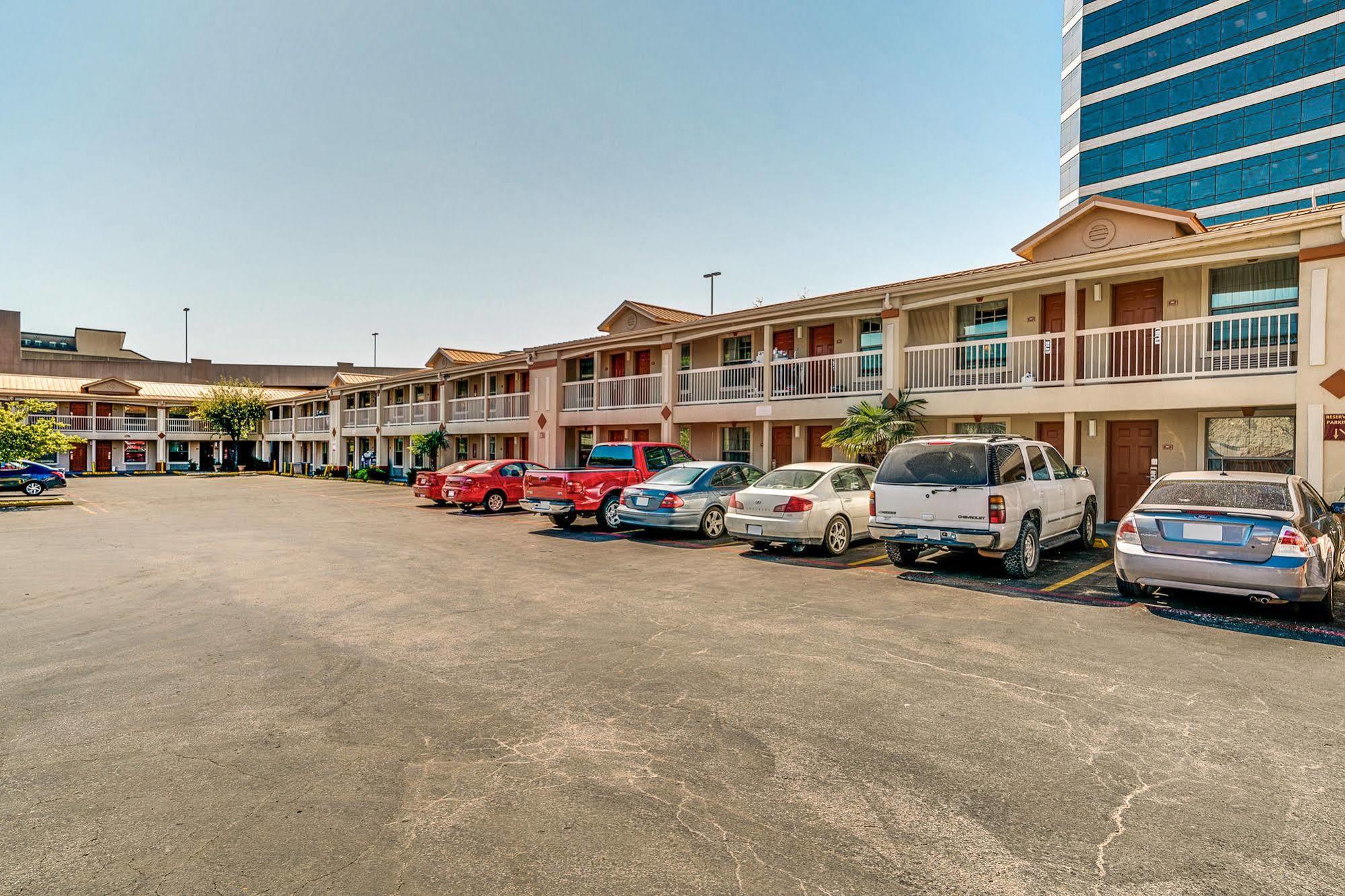 Quality Inn & Suites Dallas-Cityplace Luaran gambar